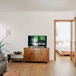 아파트 House Blazar 톨민
